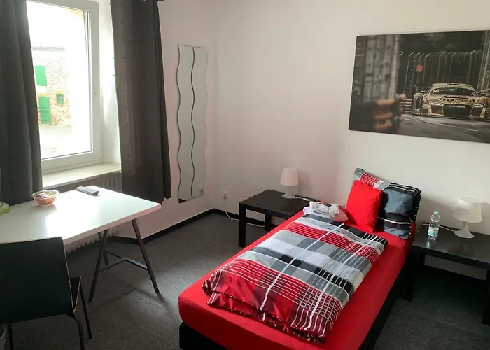 Gaestehaus Fuchsroehre מלון Welcherath